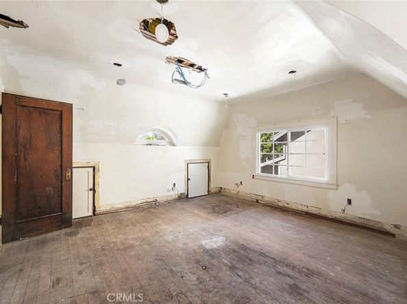 2000 N New Hampshire, Los Feliz CA 90027