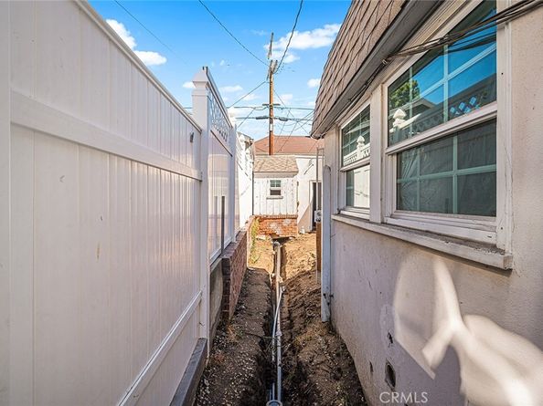 2000 N New Hampshire, Los Feliz CA 90027