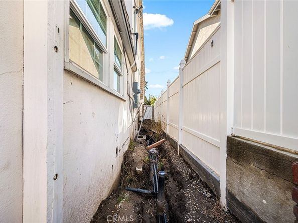 2000 N New Hampshire, Los Feliz CA 90027