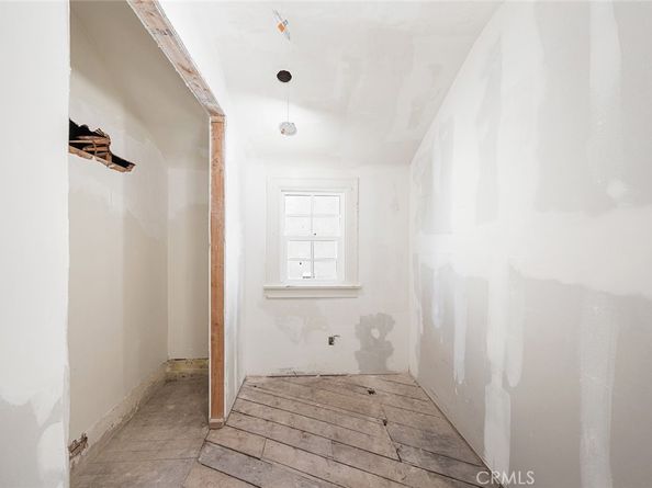 2000 N New Hampshire, Los Feliz CA 90027