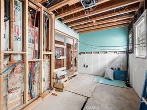 2000 N New Hampshire, Los Feliz CA 90027