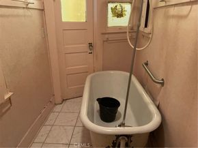 5125 avenue Woodlawn, Los Angeles CA 90011