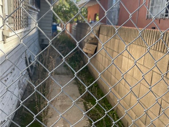 5125 avenue Woodlawn, Los Angeles CA 90011