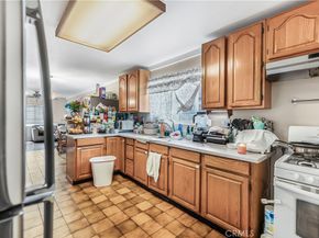 953 Hollins, Los Angeles CA 90023