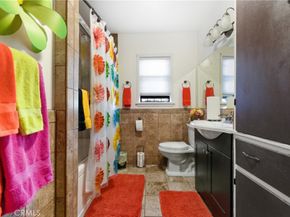 9716 S Van Ness, Los Angeles CA 90047