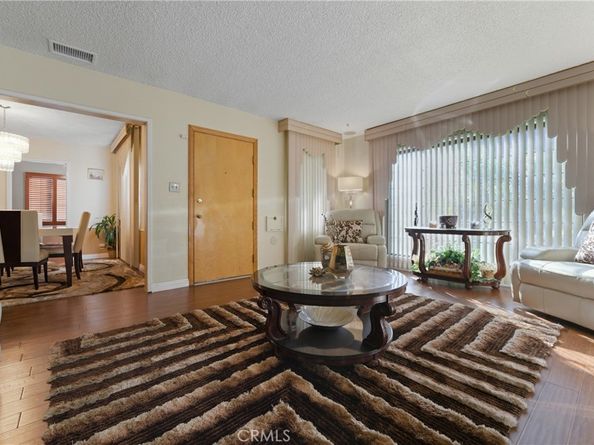 9716 S Van Ness, Los Angeles CA 90047