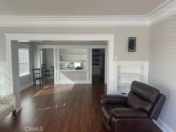 4041 Denker, Los Angeles CA 90062