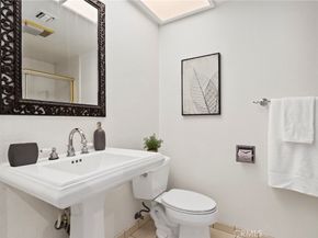 8642 Gregory Way 204, Los Angeles CA 90035