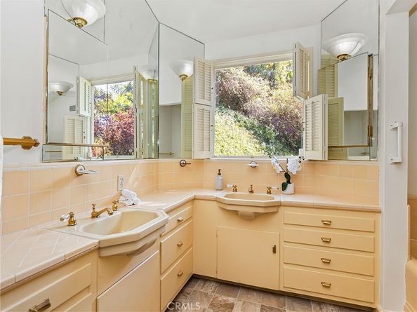 1620 Melwood Drive, Glendale CA 91207