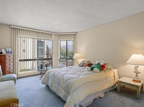 10409 Riverside Drive 203, Toluca Lake CA 91602