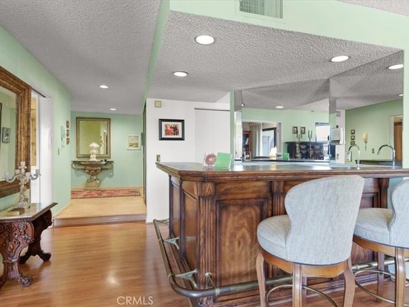 10409 Riverside Drive 203, Toluca Lake CA 91602