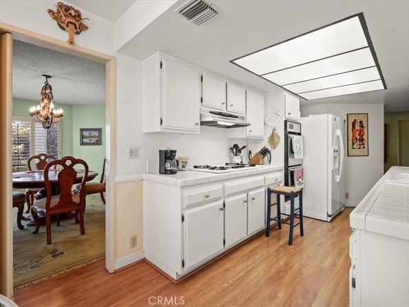 10409 Riverside Drive 203, Toluca Lake CA 91602