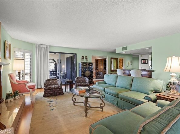 10409 Riverside Drive 203, Toluca Lake CA 91602