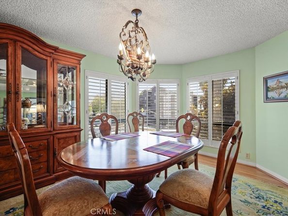 10409 Riverside Drive 203, Toluca Lake CA 91602
