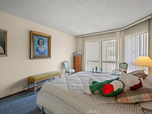 10409 Riverside Drive 203, Toluca Lake CA 91602