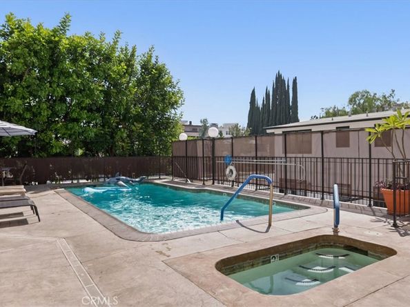 10409 Riverside Drive 203, Toluca Lake CA 91602