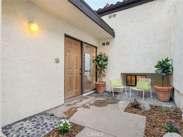 67 Penhill Court, Glendale CA 91206