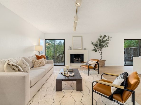 67 Penhill Court, Glendale CA 91206