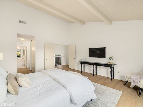 67 Penhill Court, Glendale CA 91206