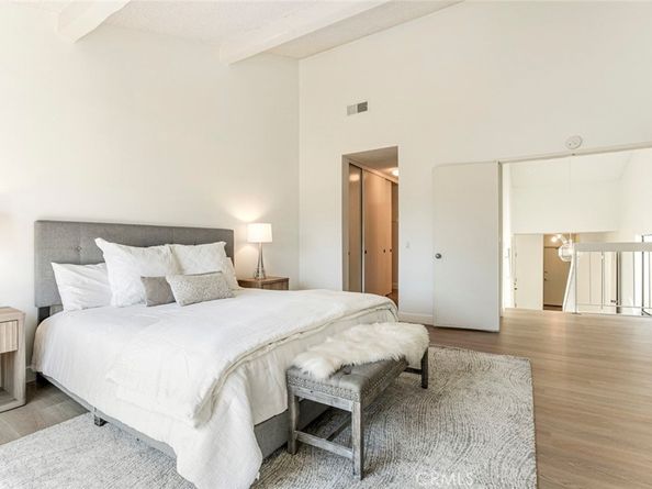 67 Penhill Court, Glendale CA 91206