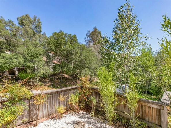 67 Penhill Court, Glendale CA 91206