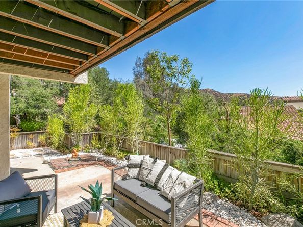 67 Penhill Court, Glendale CA 91206