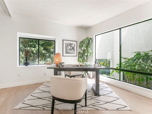67 Penhill Court, Glendale CA 91206