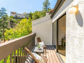 67 Penhill Court, Glendale CA 91206