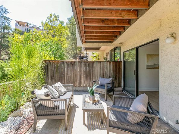 67 Penhill Court, Glendale CA 91206