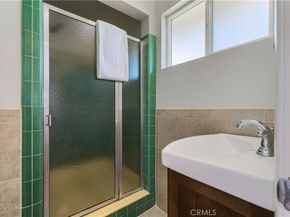 100 E Kenneth Road, Glendale CA 91207