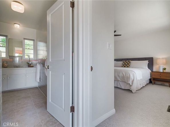 100 E Kenneth Road, Glendale CA 91207