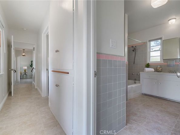 100 E Kenneth Road, Glendale CA 91207