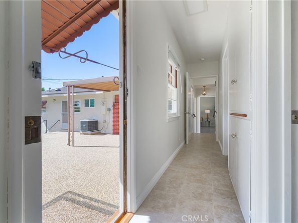 100 E Kenneth Road, Glendale CA 91207