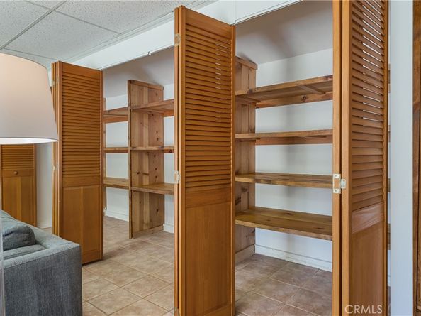 100 E Kenneth Road, Glendale CA 91207