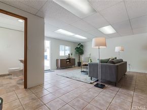 100 E Kenneth Road, Glendale CA 91207