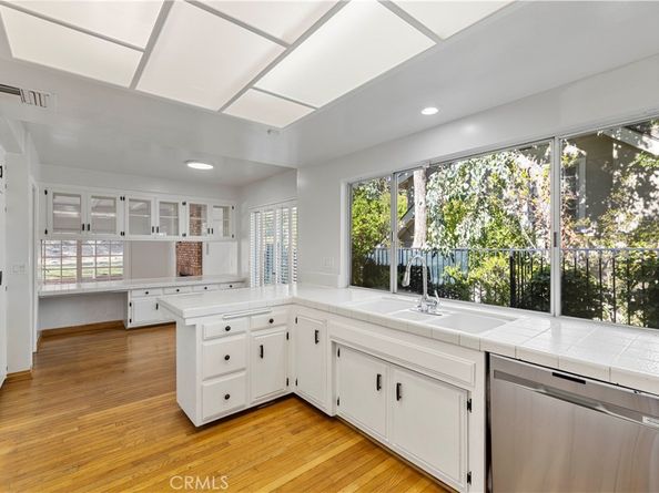 4035 Ellenita, Tarzana CA 91356