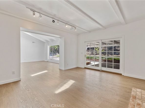 4035 Ellenita, Tarzana CA 91356