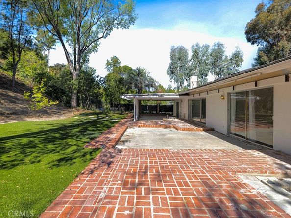 4035 Ellenita, Tarzana CA 91356