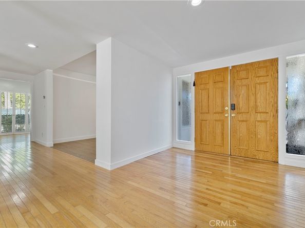 4035 Ellenita, Tarzana CA 91356