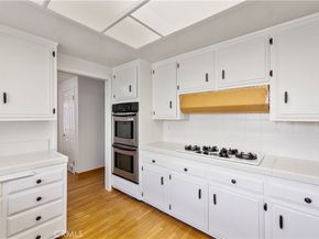 4035 Ellenita, Tarzana CA 91356