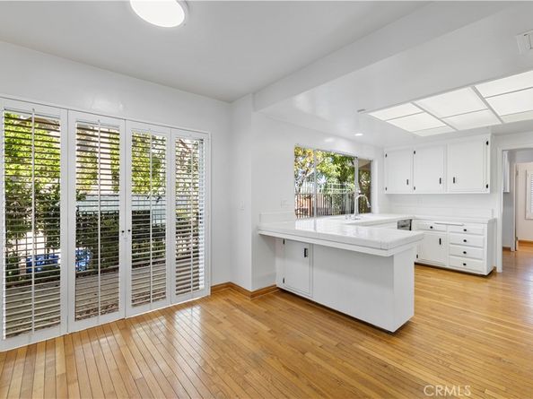 4035 Ellenita, Tarzana CA 91356