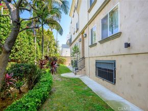 11323 Huston Street 1, North Hollywood CA 91601