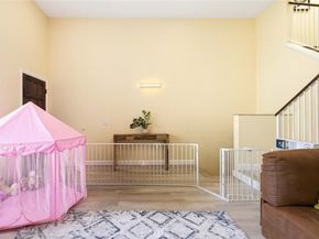 10142 Samoa Avenue 28, Tujunga CA 91042