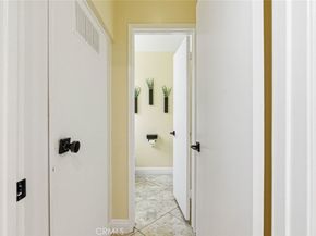 10142 Samoa Avenue 28, Tujunga CA 91042