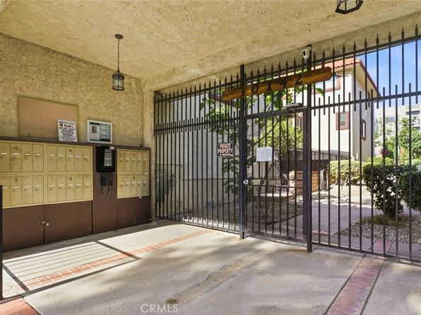 10142 Samoa Avenue 28, Tujunga CA 91042