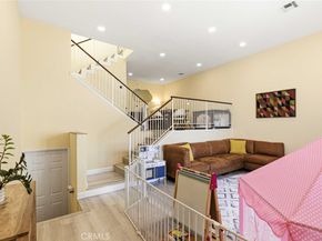 10142 Samoa Avenue 28, Tujunga CA 91042