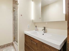 10142 Samoa Avenue 28, Tujunga CA 91042