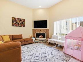 10142 Samoa Avenue 28, Tujunga CA 91042