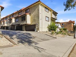 10142 Samoa Avenue 28, Tujunga CA 91042