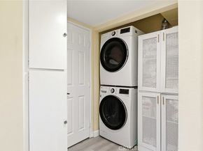 10142 Samoa Avenue 28, Tujunga CA 91042